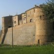 Buitenmuur van het Castello di Loretello