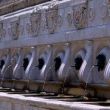 Beroemde fonteinen in levendige havenstad Ancona
