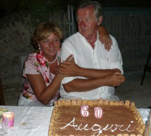 Henk Mastwijk en Tineke Vermeer, feestje met tiramisu